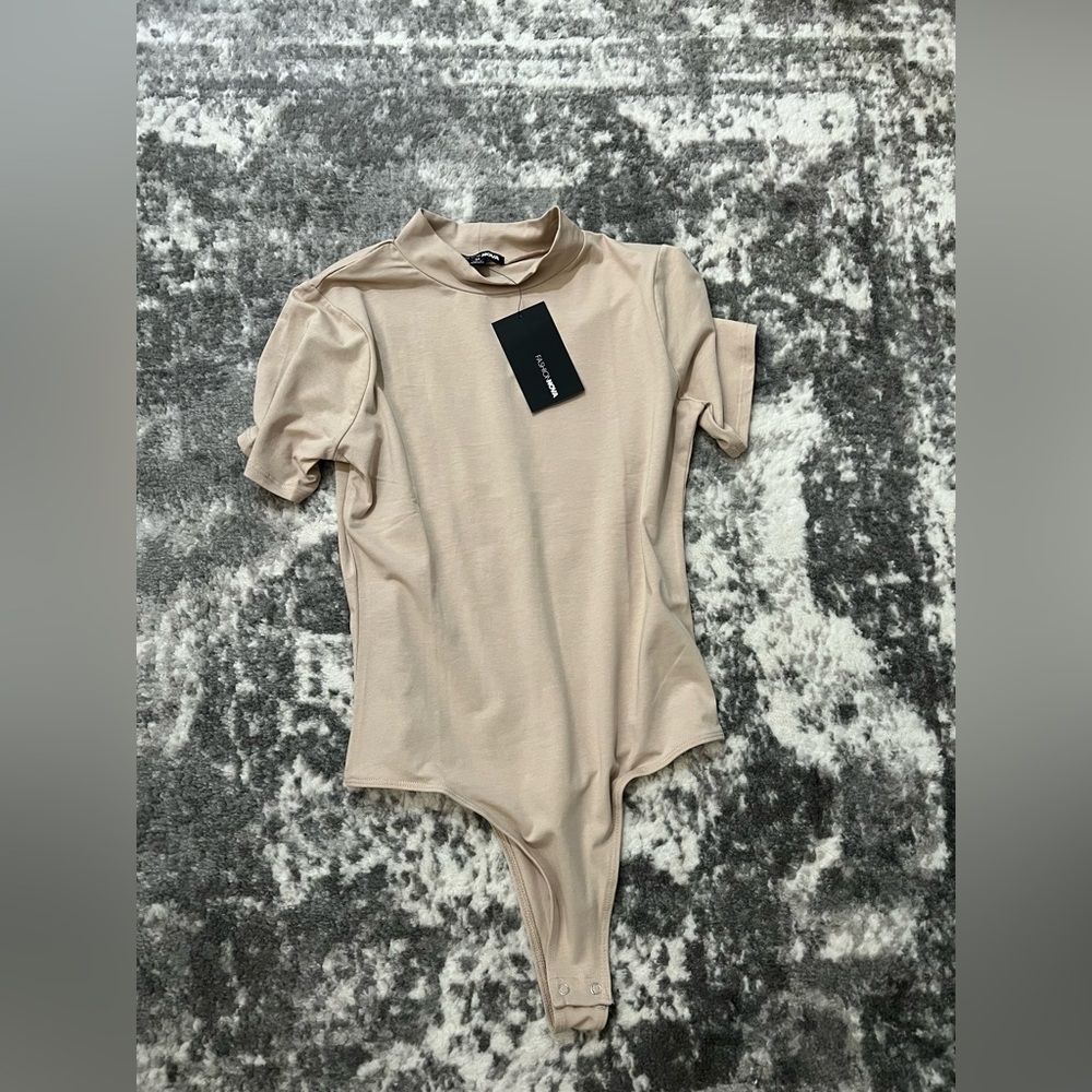 Body suit short sleeves